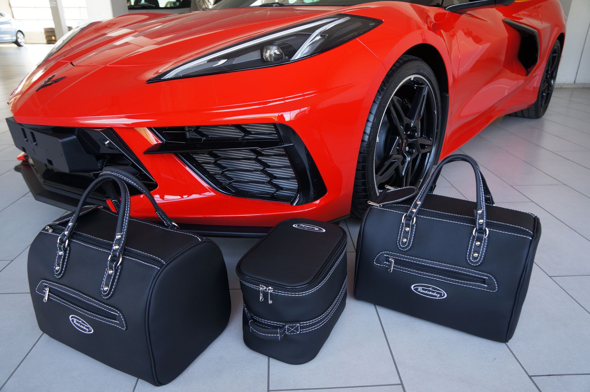 Chevrolet Corvette C8, EU version - 3-piece luggage set rear trunk handle bags