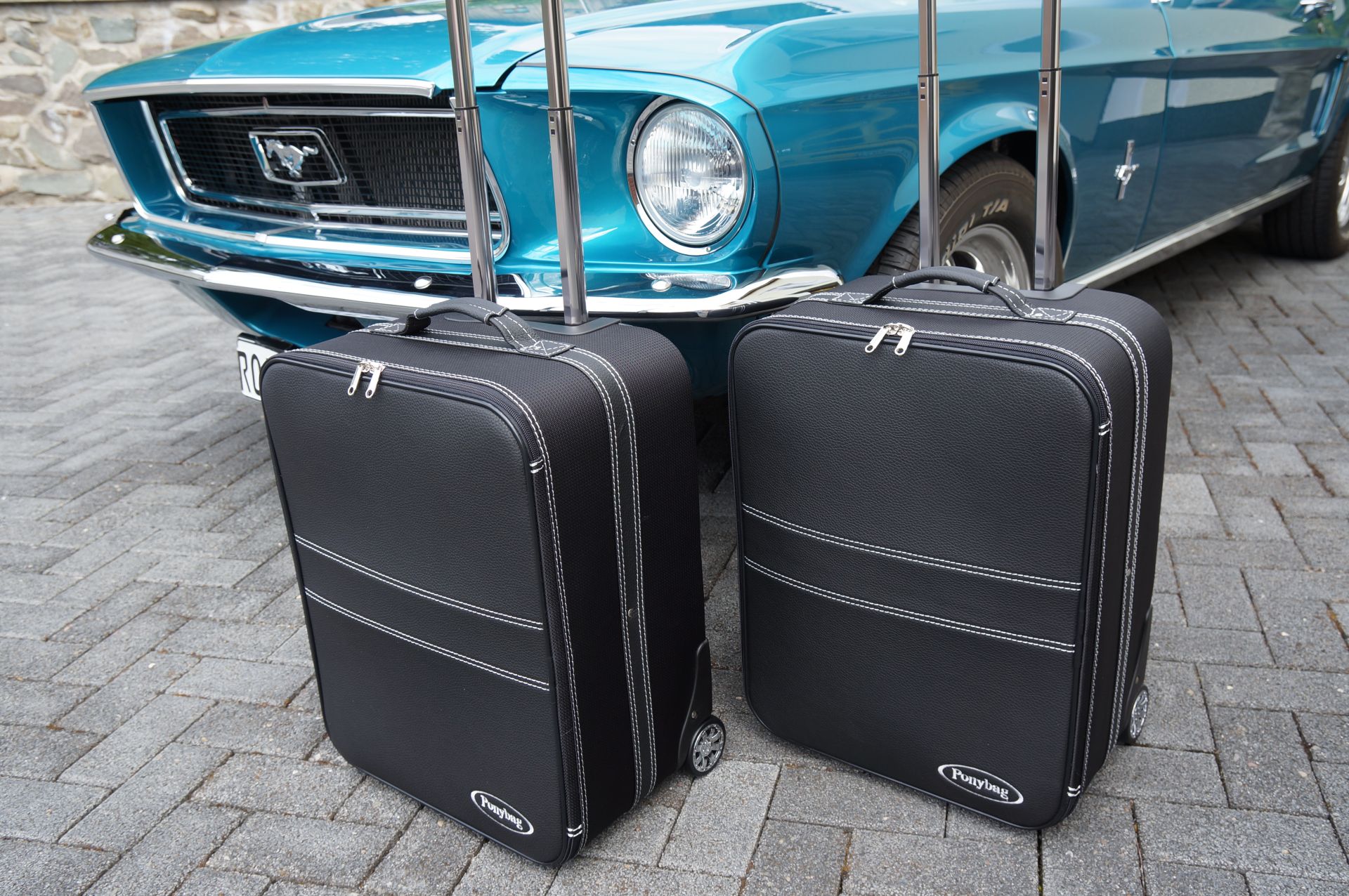 Ford Mustang 1967/1968 - 2-piece luggage set trunk