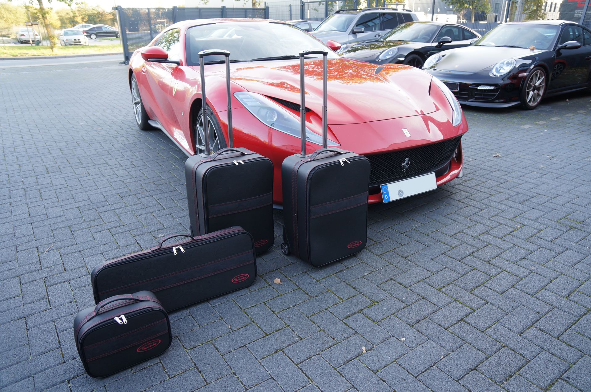 Ferrari 812 GTS - 4-piece luggage set trunk